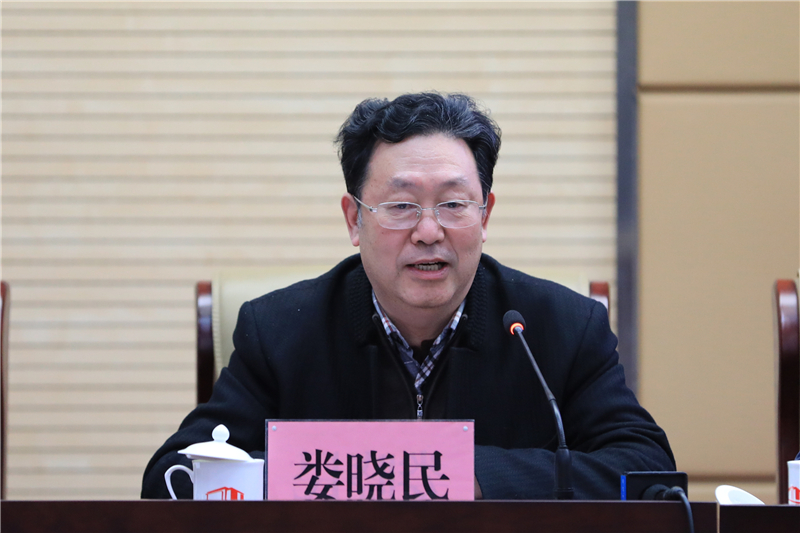 郑州大学公共卫生学院教授娄晓民就高校返学复学大学生的防护提供指导.jpg